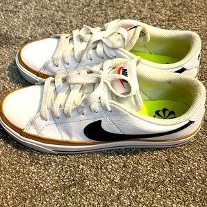 Nike Court Legacy shoes